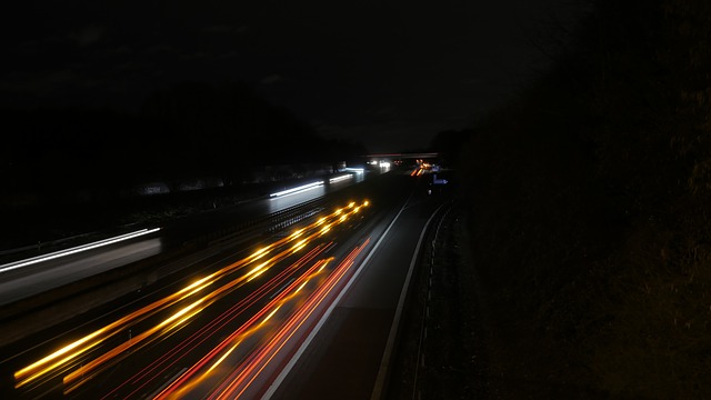 světla aut na dálnici.jpg